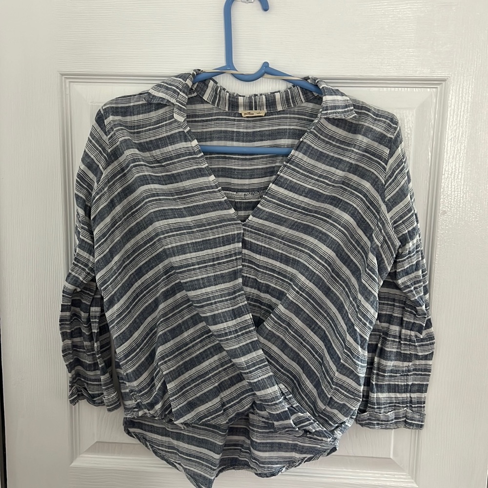 Hollister Stripped Quarter Sleeve Crop Shirt